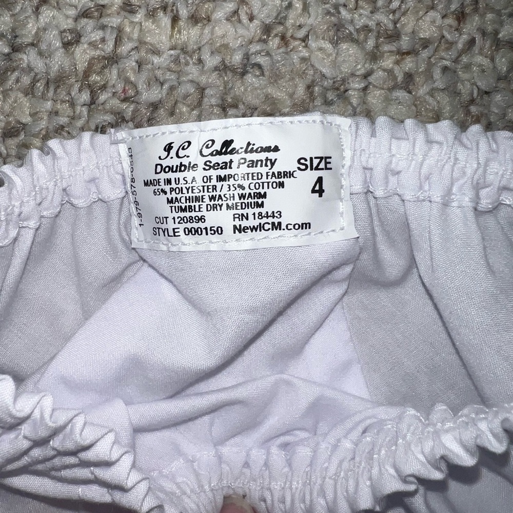 Diaper cover with embroided L